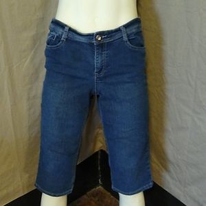 🌟FINAL PRICE Christopher & Banks Long Shorts or Capri Size 6